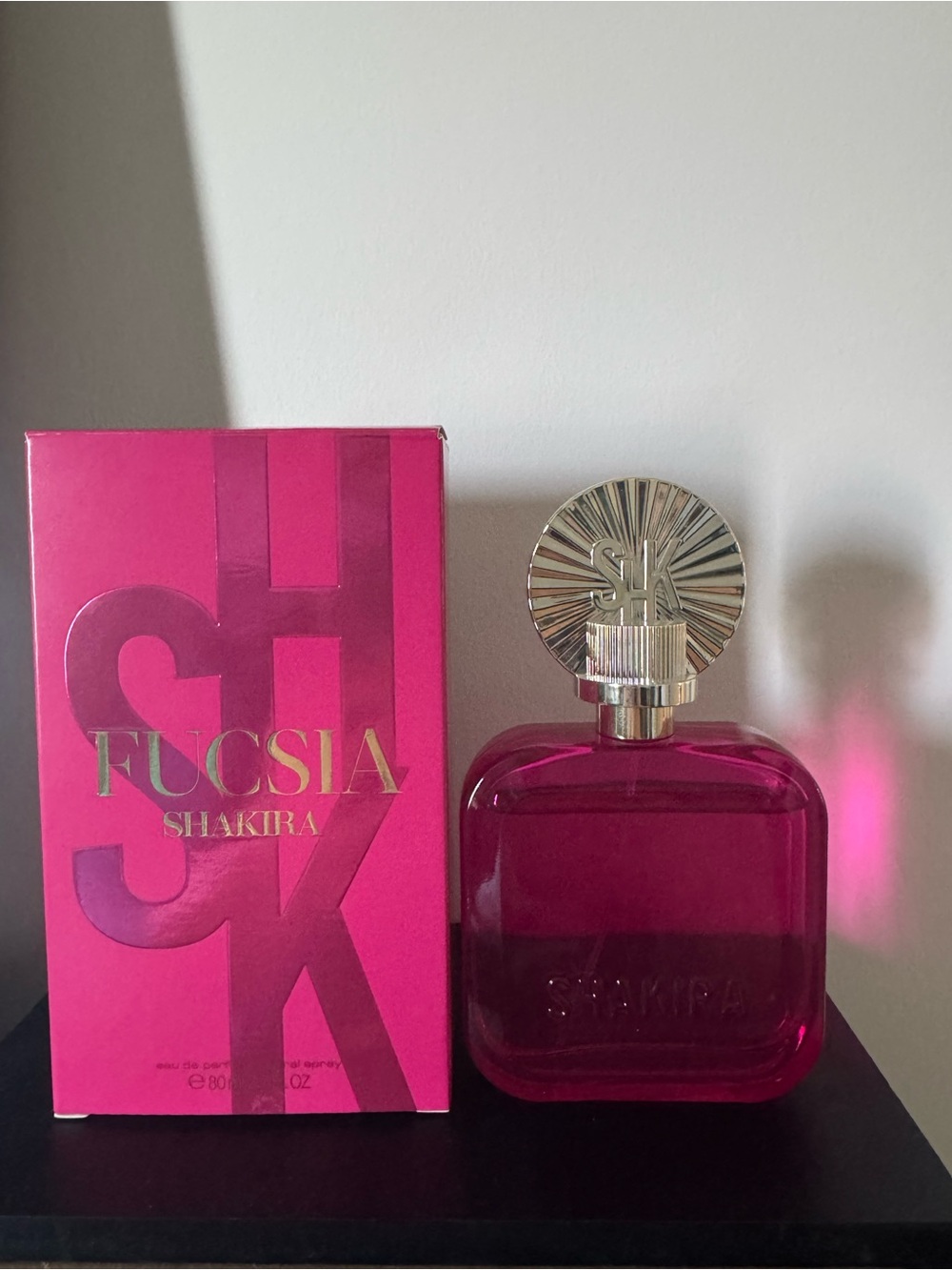 Shakira Fucsia Eau de Parfum - Fuchsia Bottle